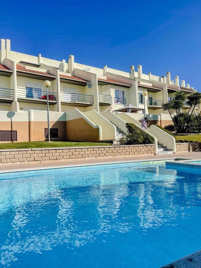 Peniche Master Bedroom With Sea View Balcony, Private Bathroom, Shared Kitchen, Swimming Pool, Surfing Resort Atouguia Da Baleia Exterior foto